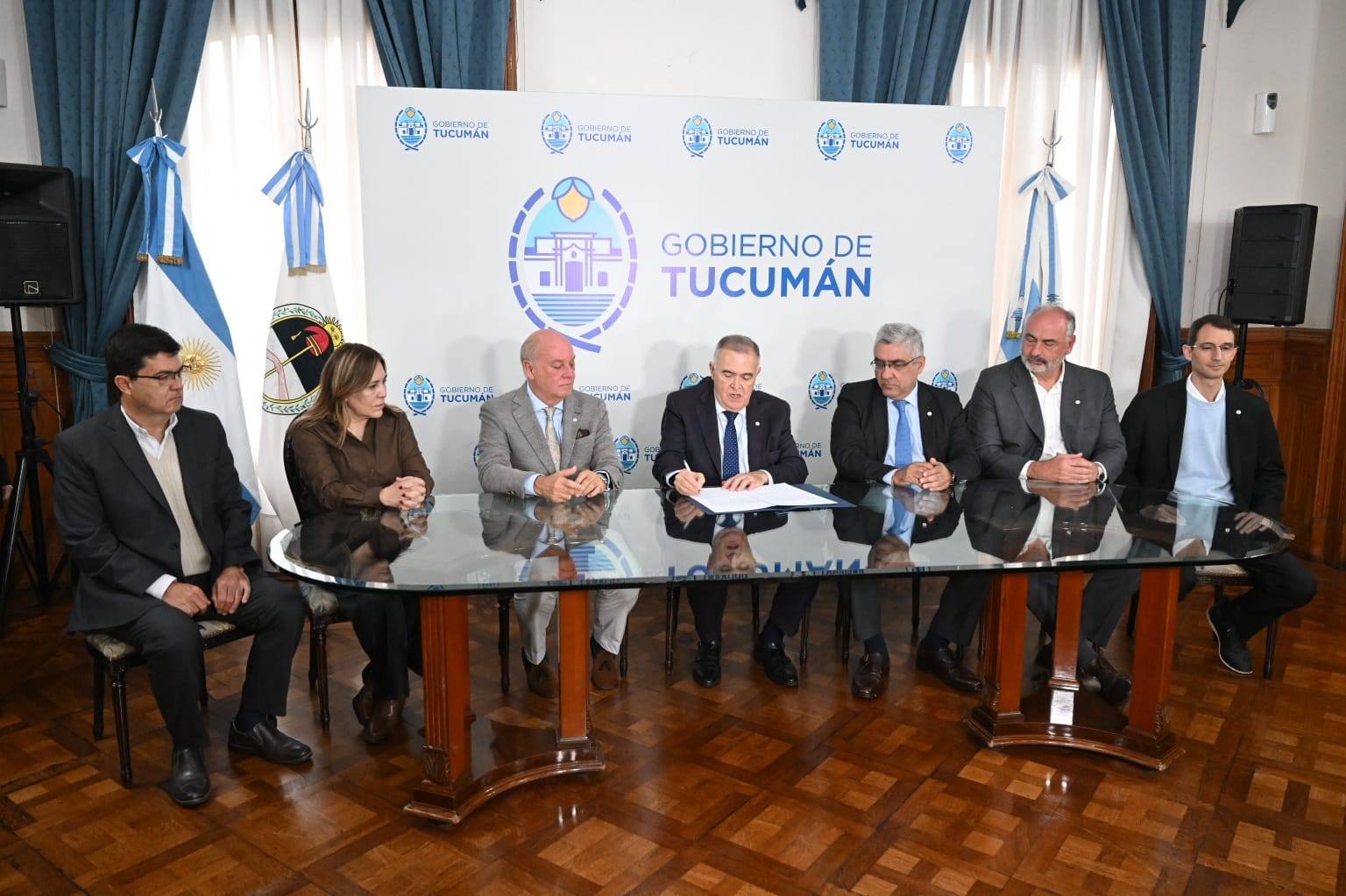 Tucumán apuesta al café: sellan un acuerdo clave con una firma líder para impulsar la producción