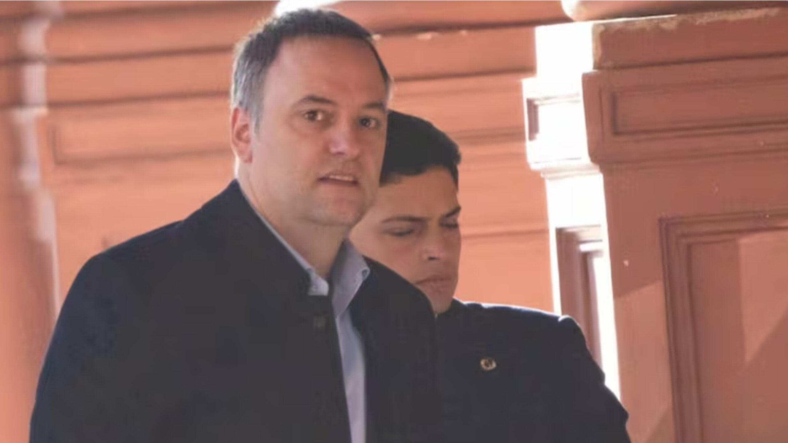 Adorni respondió más de 2100 preguntas en el Congreso y defendió su patrimonio y viajes