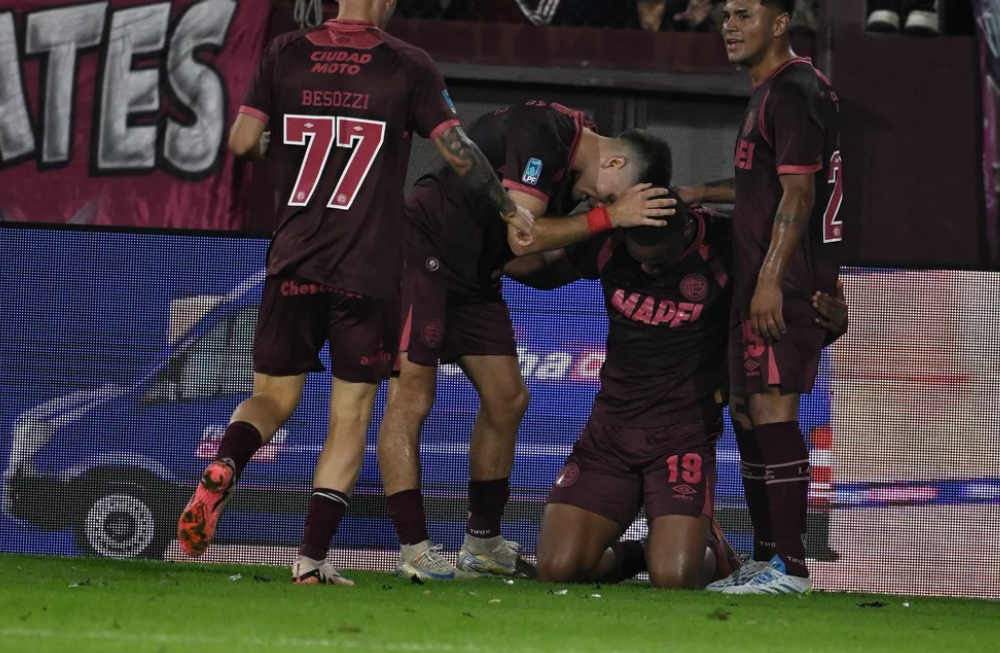 Lanús ganó el clásico del sur sobre el final ante Banfield