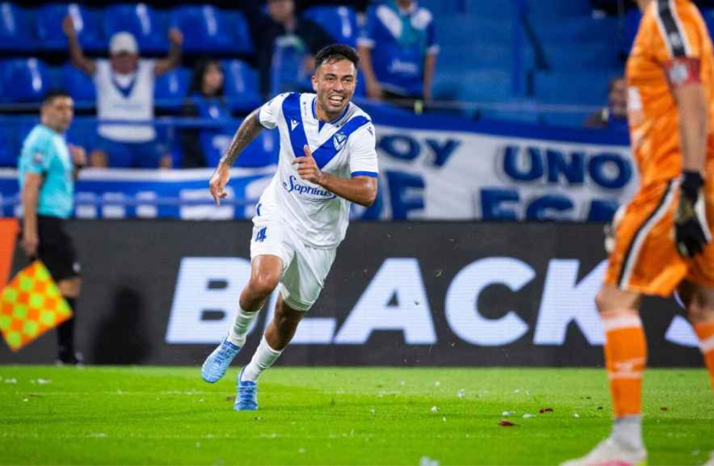 Vélez ganó, recuperó la cima y quedó líder en la Zona A