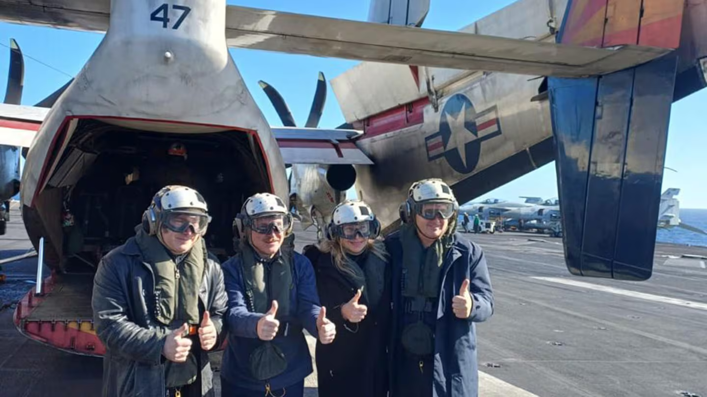 Milei visitó el portaaviones USS Nimitz y reforzó la cooperación militar con Estados Unidos