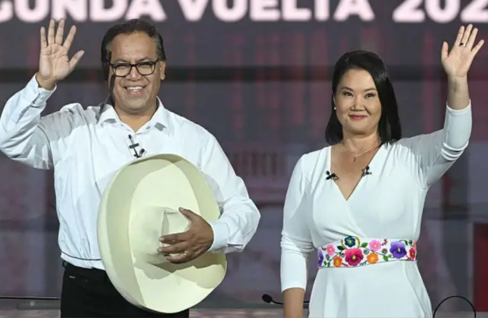 Perú define hoy a su próximo presidente en el balotaje