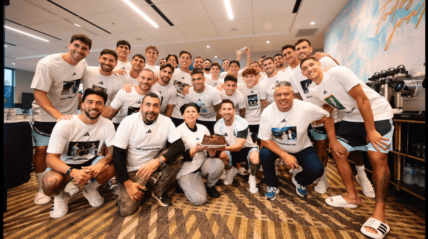 La Selección sorprendió a Messi con un emotivo homenaje por su cumpleaños 39