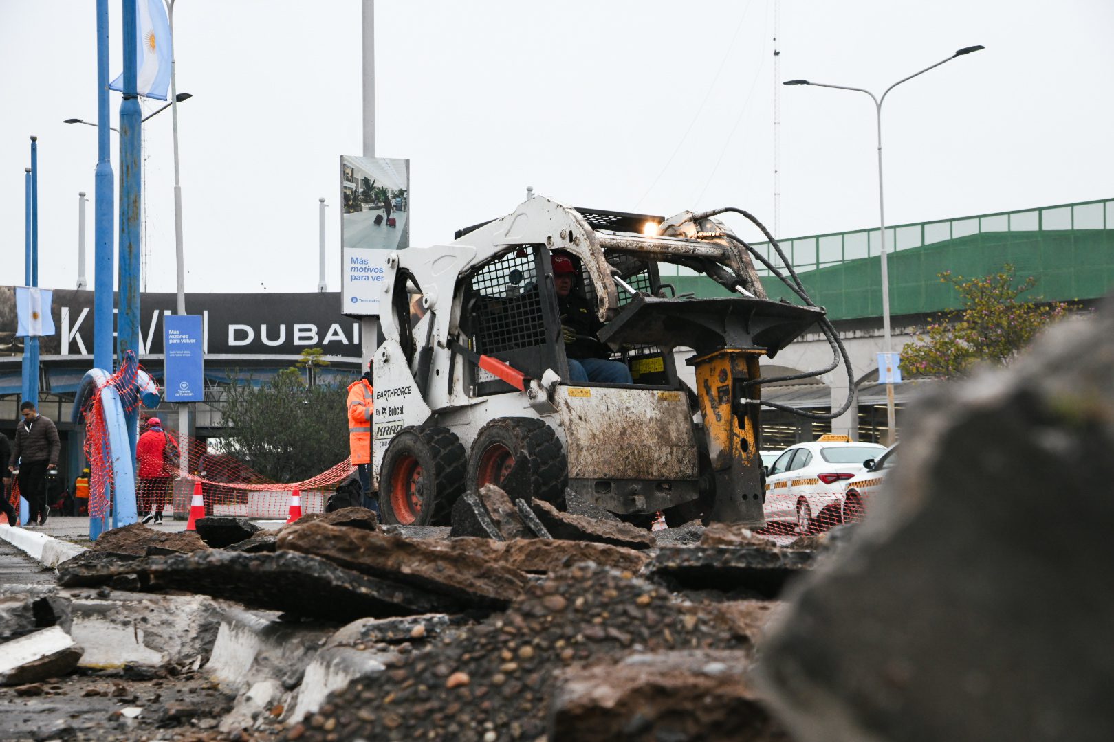 La renovación de la Terminal de Ómnibus avanza con obras clave en el área de estacionamiento