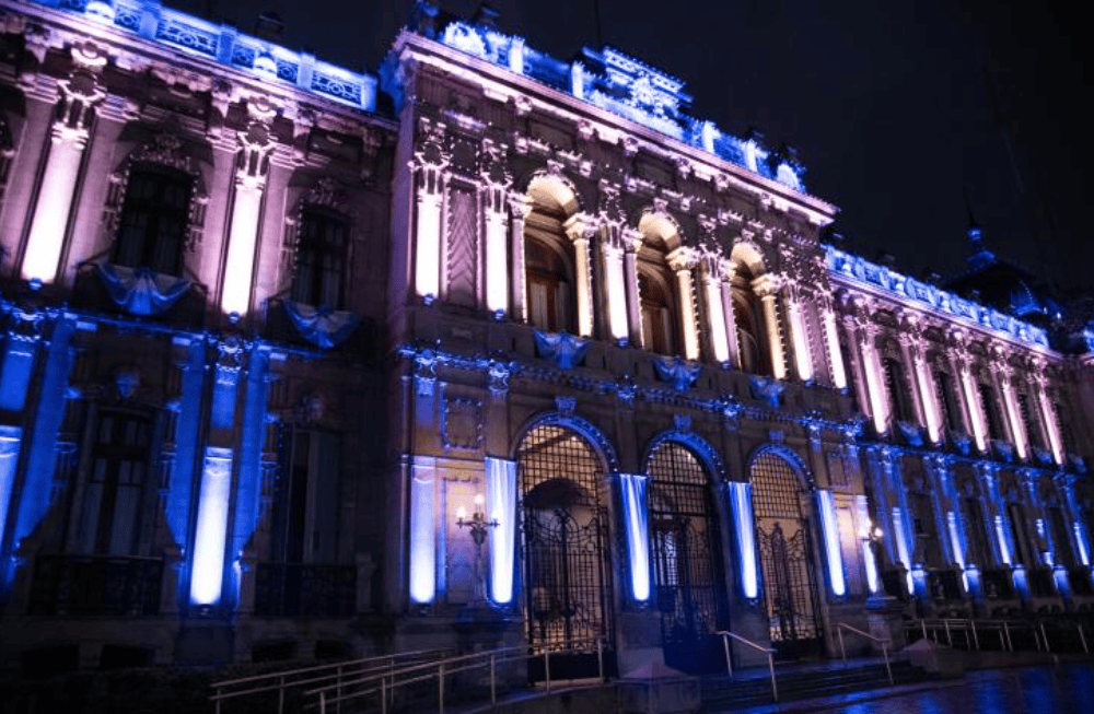 Concluyó la renovación del sistema de iluminación de Casa de Gobierno