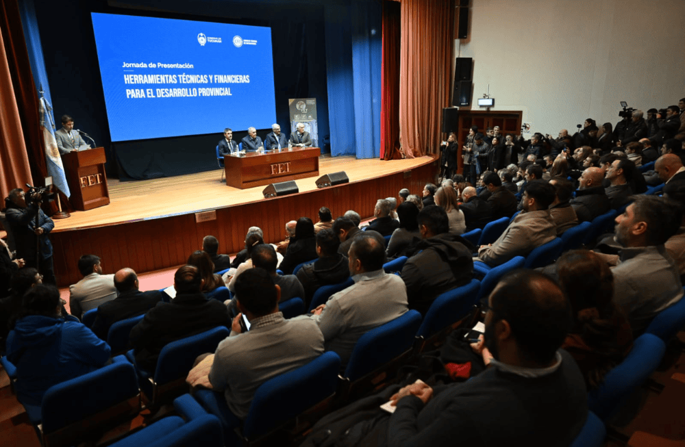 El gobernador Osvaldo Jaldo participó de la jornada organizada por el CFI