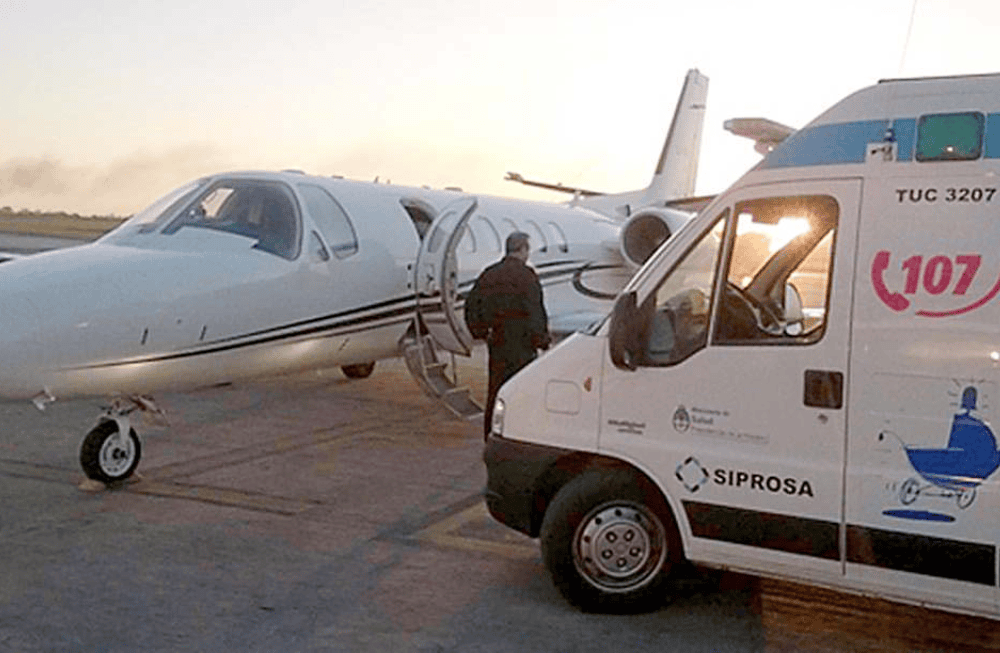 Un traslado sanitario aéreo permitió el regreso de un paciente a Tucumán