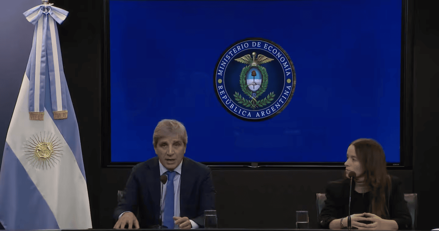 El Gobierno presentó en el Congreso un nuevo régimen para blanquear dólares y reforzar la “inocencia fiscal”