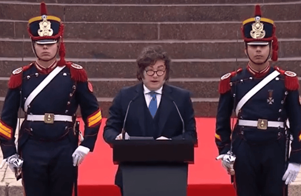 Milei homenajeó a San Martín y cuestionó al kirchnerismo: “Hay quienes quieren que vuelva el pasado”